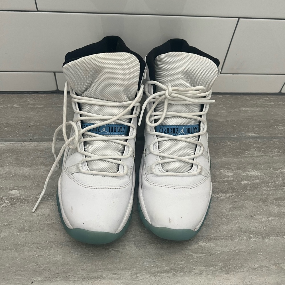 AIR JORDAN 11 RETRO
"Legend Blue"